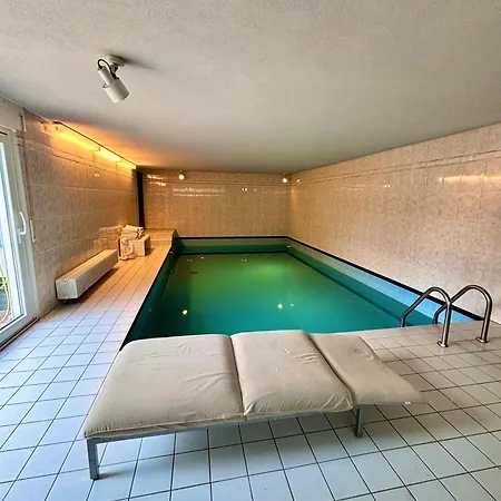 Magisches Doppelzimmer Mit Atemberaubender Wasserfall-Wand In Seligenstadt Exterior foto
