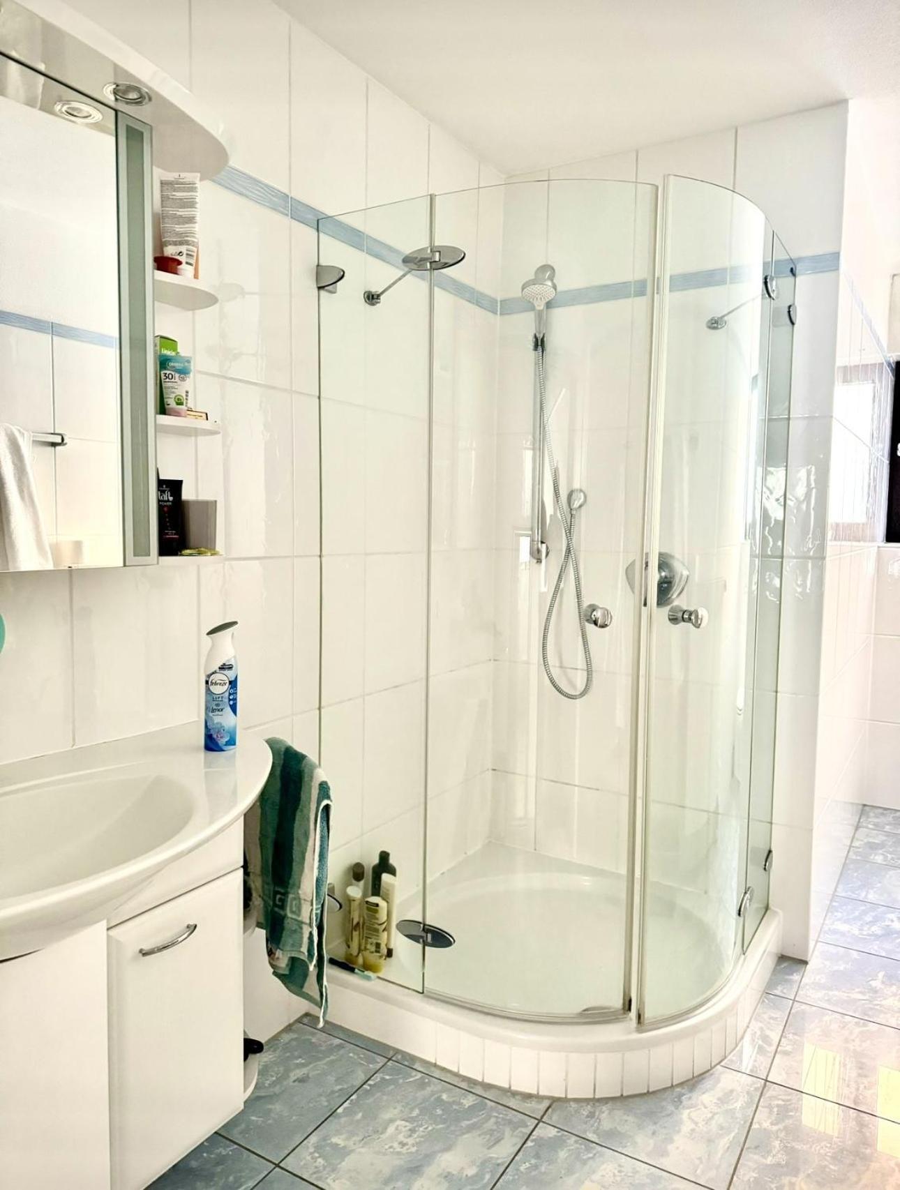 Magisches Doppelzimmer Mit Atemberaubender Wasserfall-wand In Seligenstadt